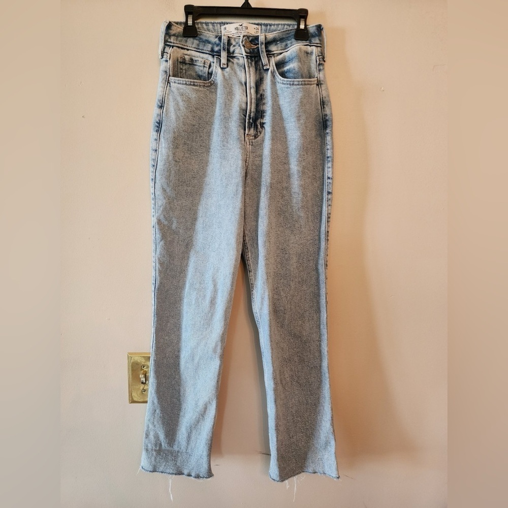 Hollister curvy ultra high rise vintage straight bleached jeans size w24 L27